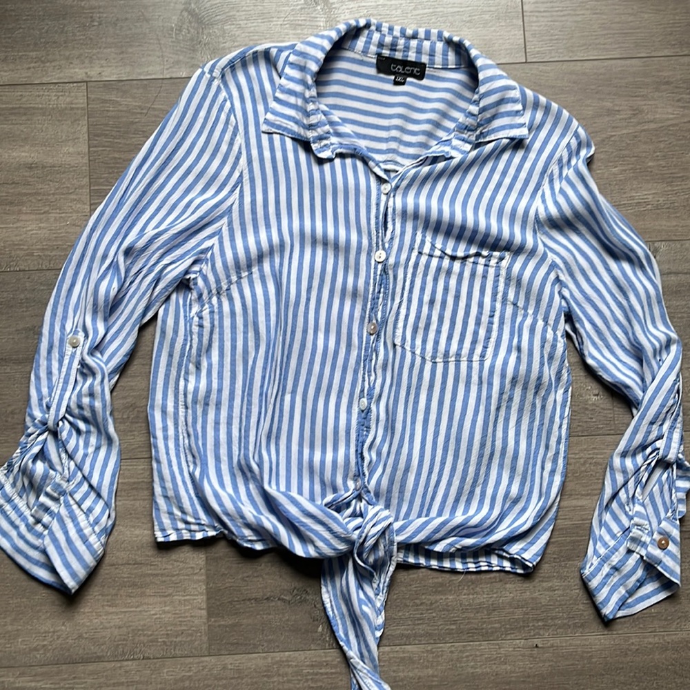 Talent tie button down